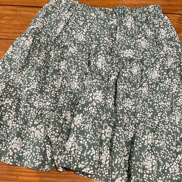 (327) —MI AMI SKIRT— - Picture 5 of 5